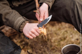 Survival Messer mit stabilen Klingen als perfekter Begleiter für den Trip in die Wildnis