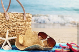 Mit einer XXL Strandtasche zum perfekten Ausflug ans kühle Nass ohne dabei etwas zu vergessen